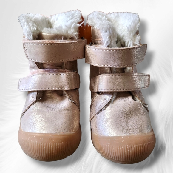 Girls Winter Boots Cat & Jack Size 7 GUC - Picture 9 of 9